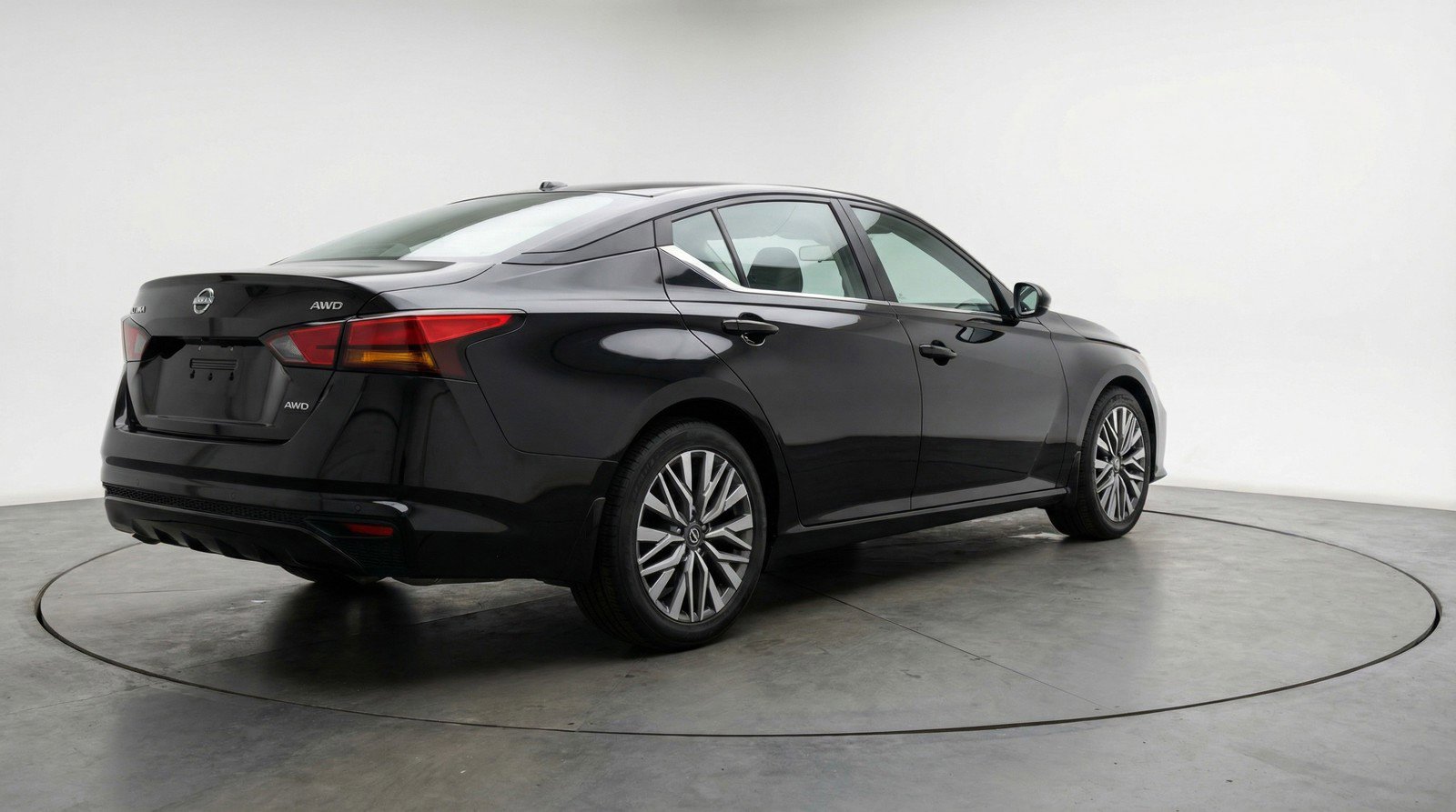 Used 2025 Nissan Altima 2.5 SV FWD image 9