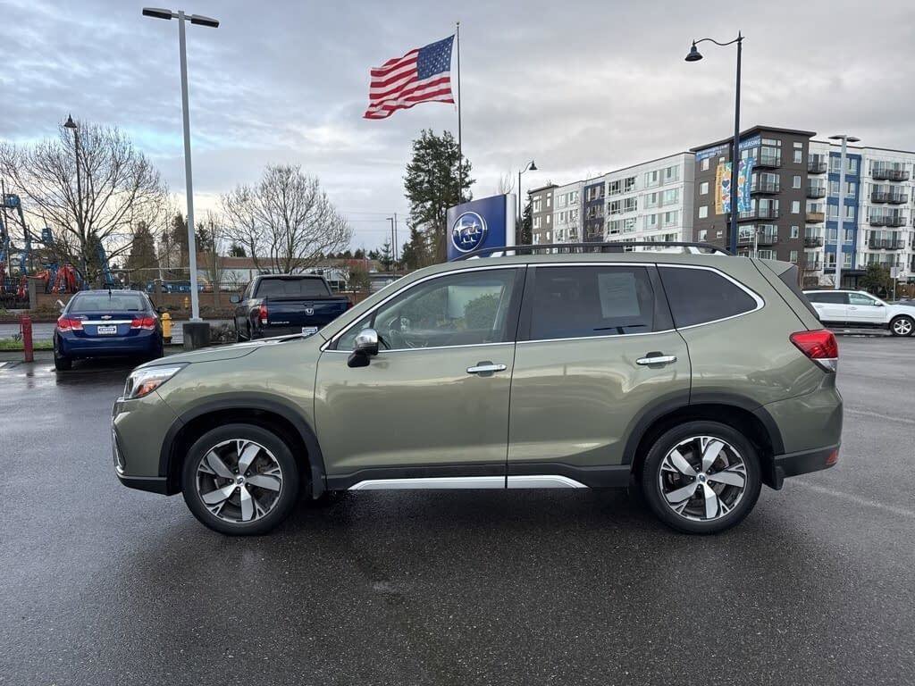 Used 2019 Subaru Forester Touring image 2