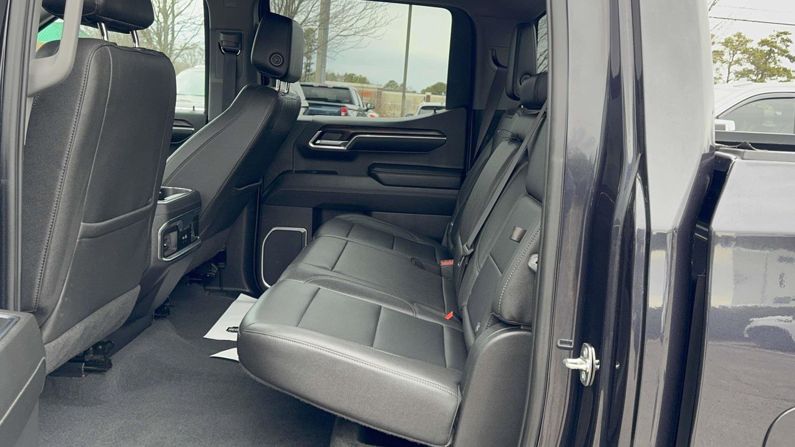 Used 2023 GMC Sierra 1500 SLT w/ SLT Premium Package image 18