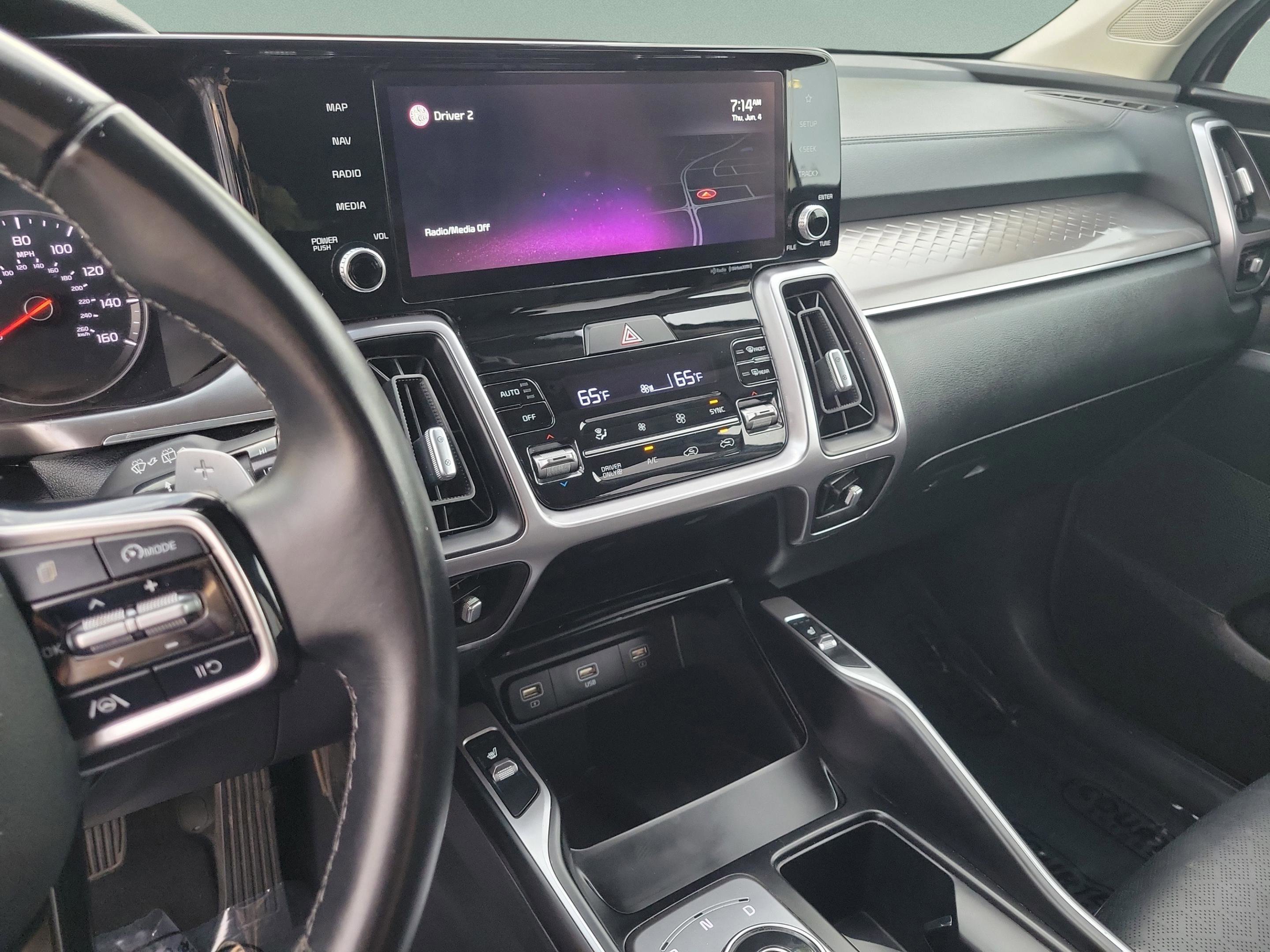 Used 2022 Kia Sorento S FWD image 16