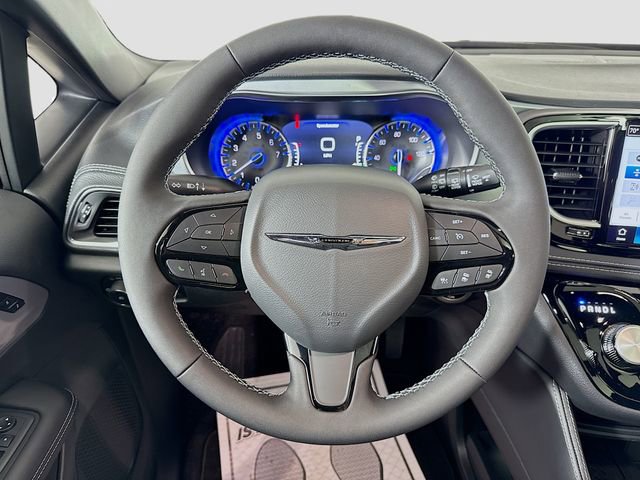 New 2026 Chrysler Pacifica Limited w/ S Appearance Package image 11