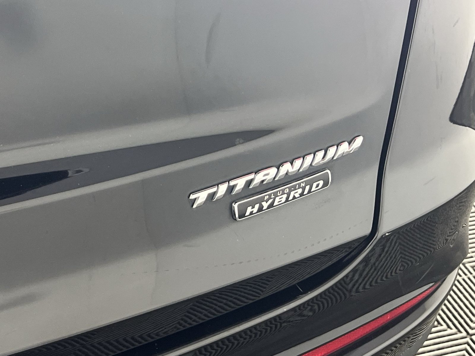 Used 2020 Ford Fusion Energi Titanium FWD image 28