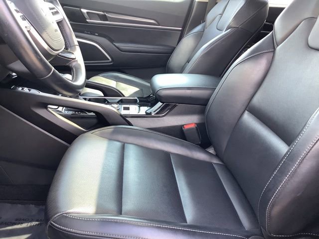 Used 2025 Kia Telluride S FWD image 17