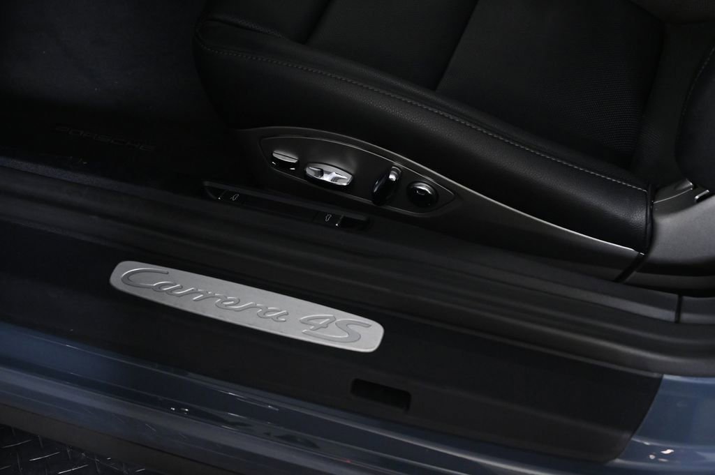 Used 2018 Porsche 911 Carrera 4S image 27