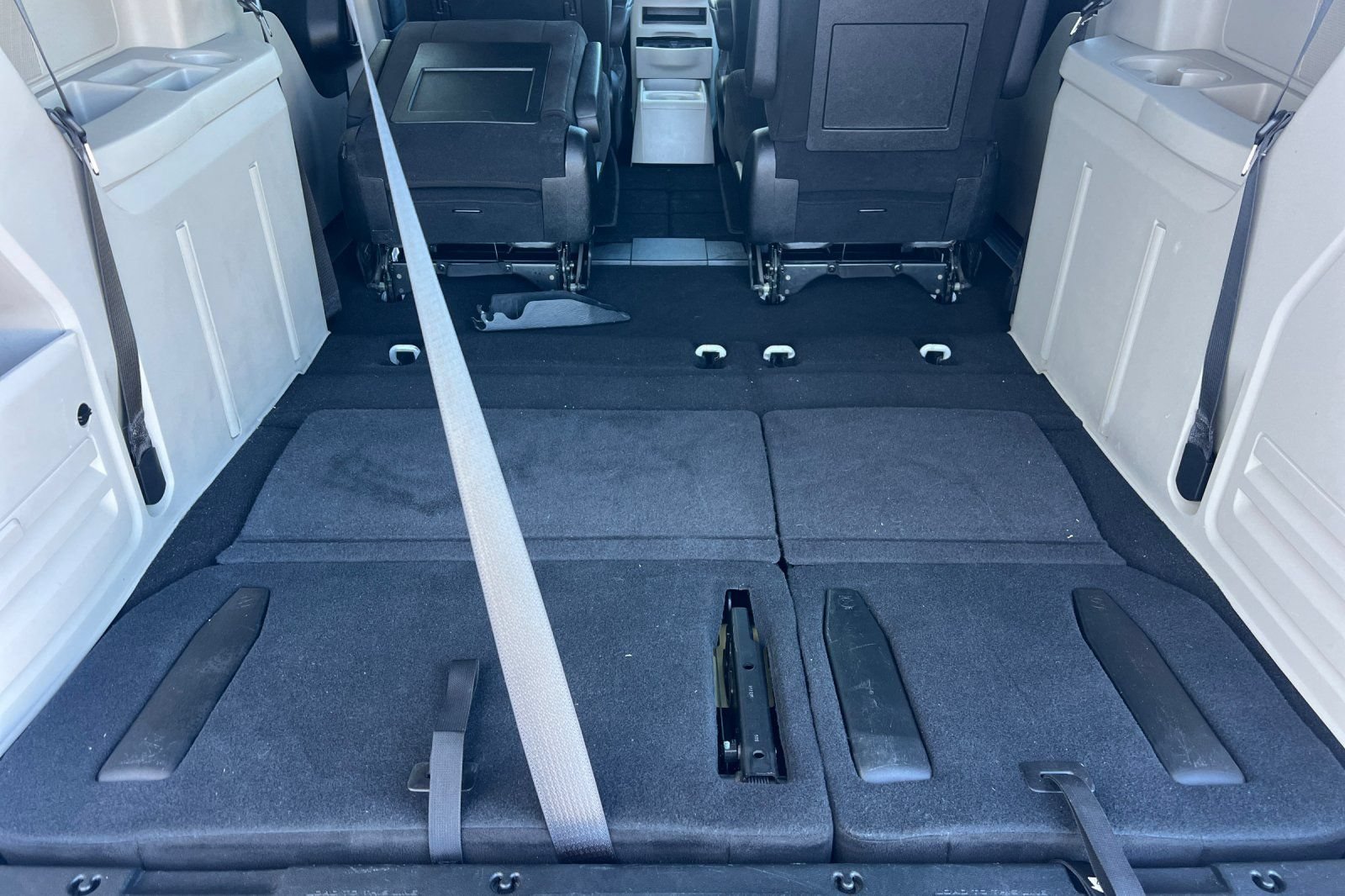 Used 2016 Dodge Grand Caravan SE FWD image 13