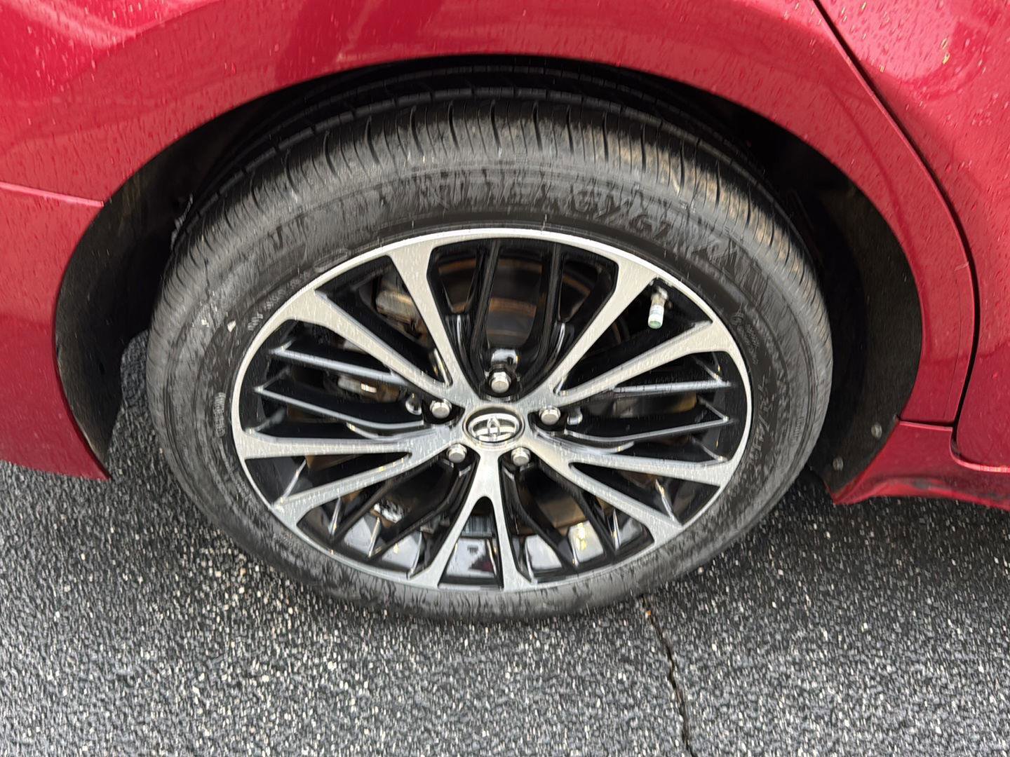 Used 2018 Toyota Camry SE w/ Convenience Package image 32