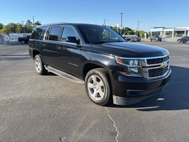 Used 2018 Chevrolet Suburban LS RWD image 4