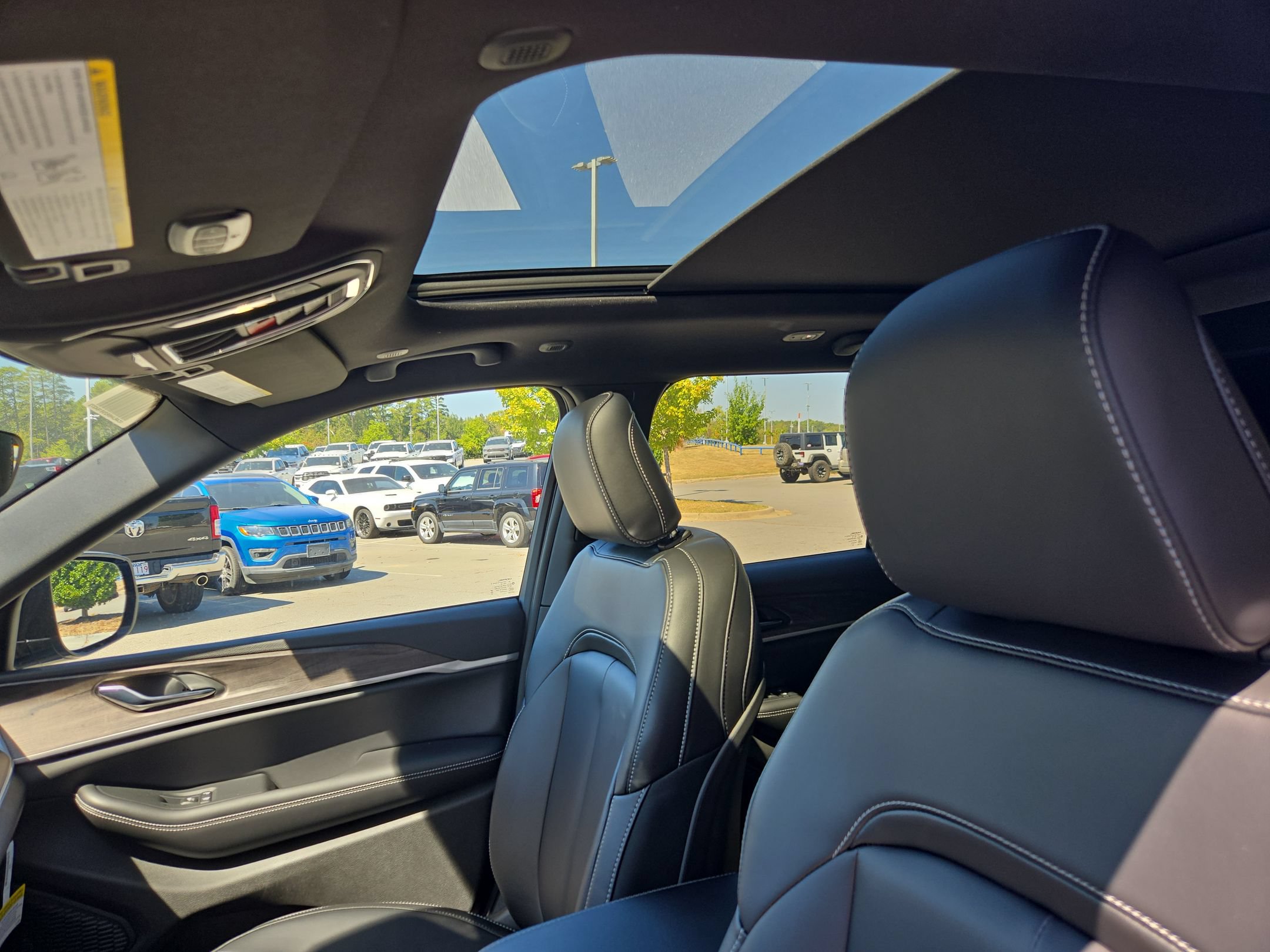 New 2027 Jeep Grand Cherokee Limited AWD/4WD image 20