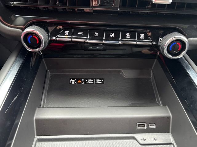 Used 2025 Chevrolet Suburban Z71 image 18