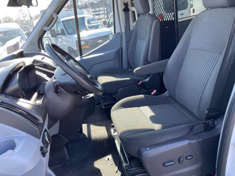 Used 2019 Ford Transit 150 XLT image 11