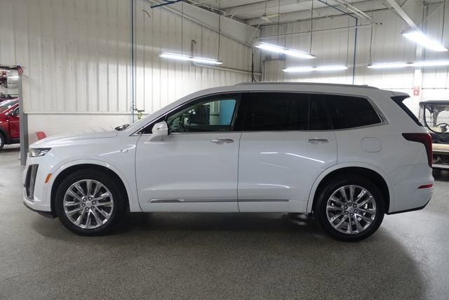 Used 2023 Cadillac XT6 Premium Luxury w/ Technology Package FWD image 4