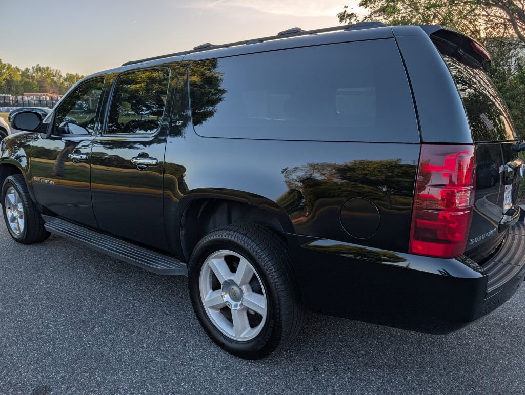 Used 2008 Chevrolet Suburban LT image 4