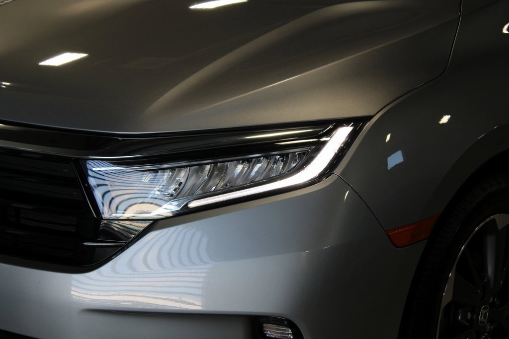 Used 2023 Honda Odyssey Elite image 2