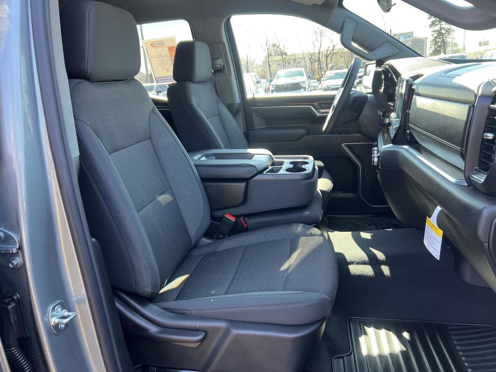 Used 2026 GMC Sierra 1500 Elevation image 17