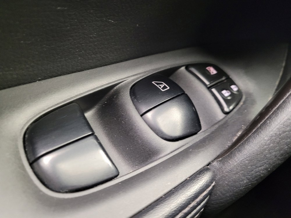 Used 2019 Nissan Rogue SV AWD/4WD image 27