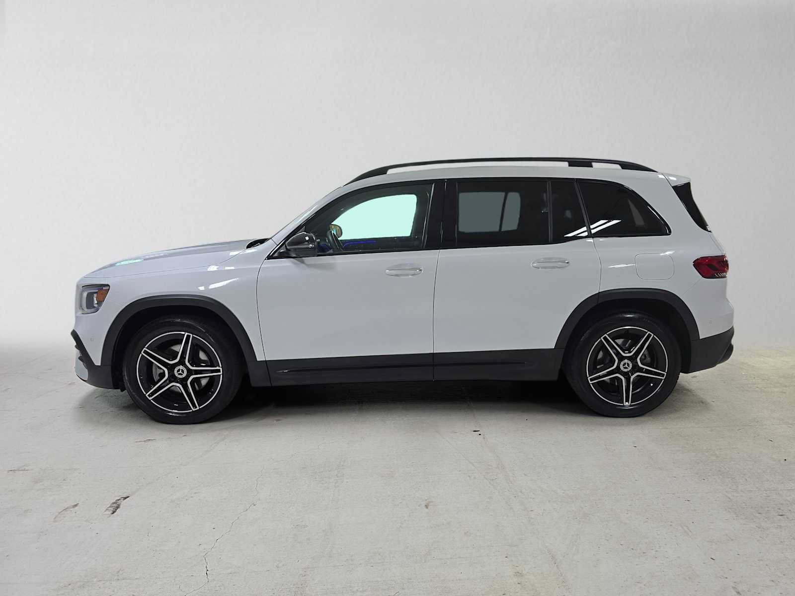 Used 2023 Mercedes-Benz GLB 250 4MATIC image 6