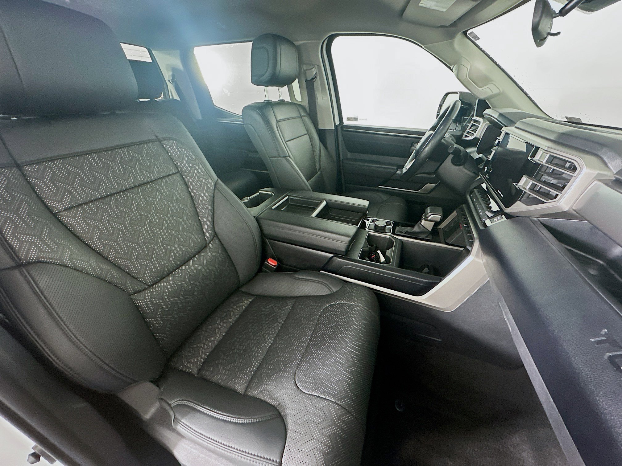 Used 2024 Toyota Tundra SR5 w/ SR5 Premium Package AWD/4WD image 31