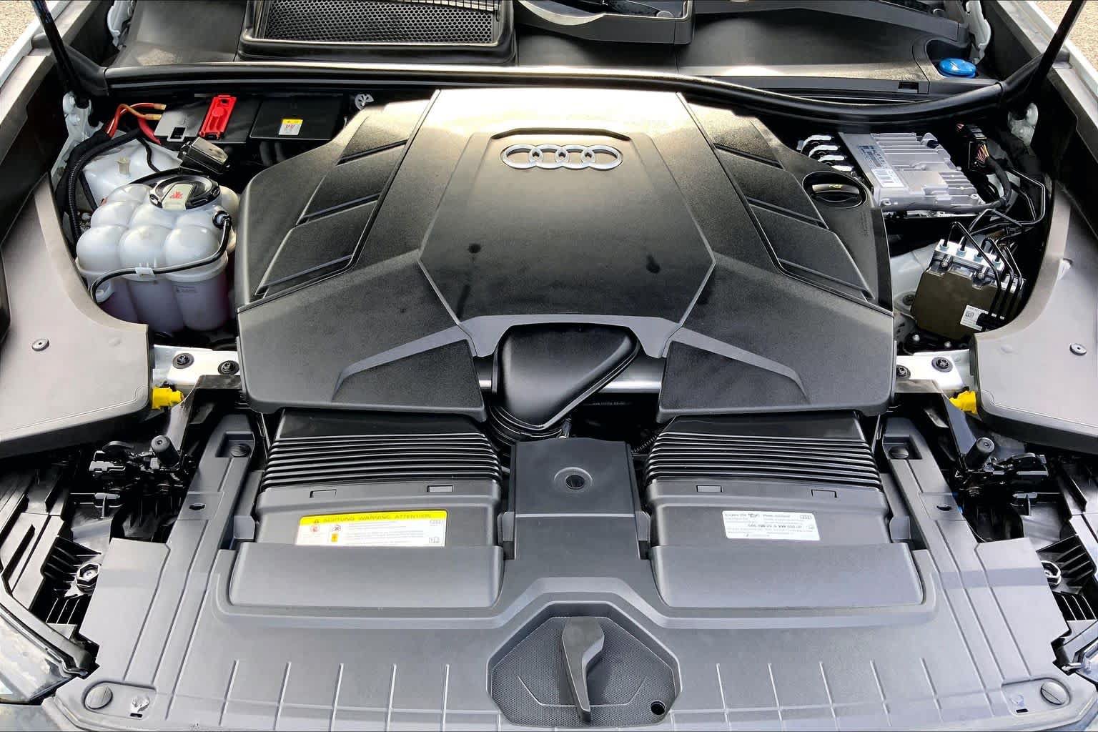 Used 2020 Audi Q8 Premium Plus w/ Premium Plus Package AWD/4WD image 30