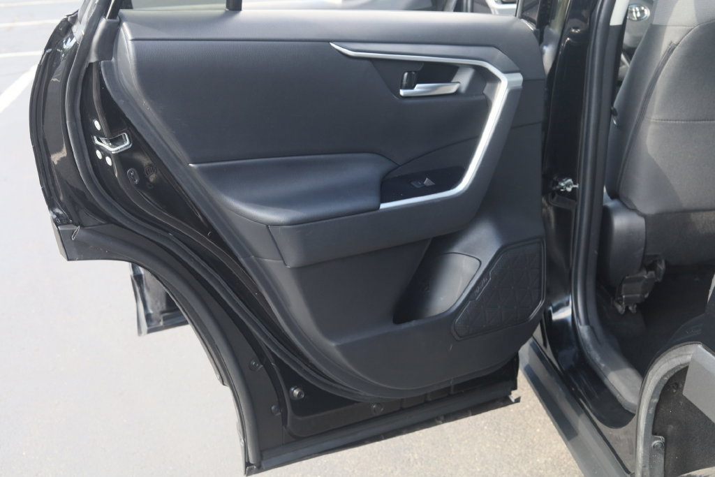 Used 2023 Toyota RAV4 XLE AWD/4WD image 28