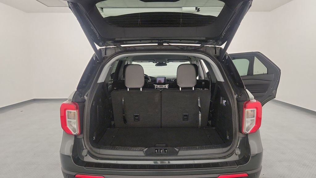 Used 2023 Ford Explorer XLT w/ Equipment Group 202A image 26