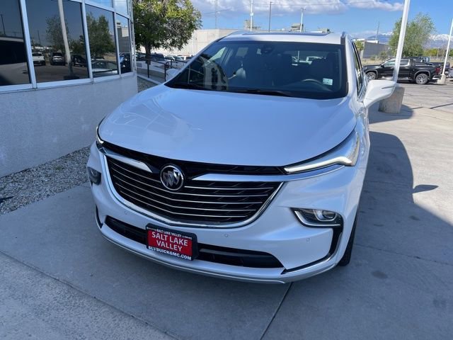 Used 2023 Buick Enclave Premium AWD/4WD image 1