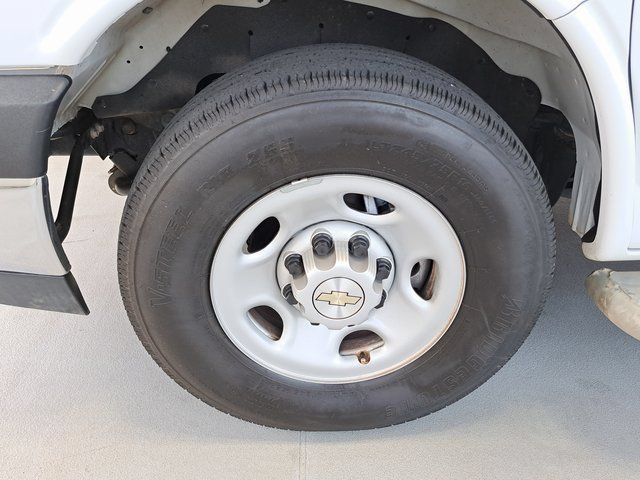 Used 2025 Chevrolet Express 2500 w/ Driver Convenience Package RWD image 30