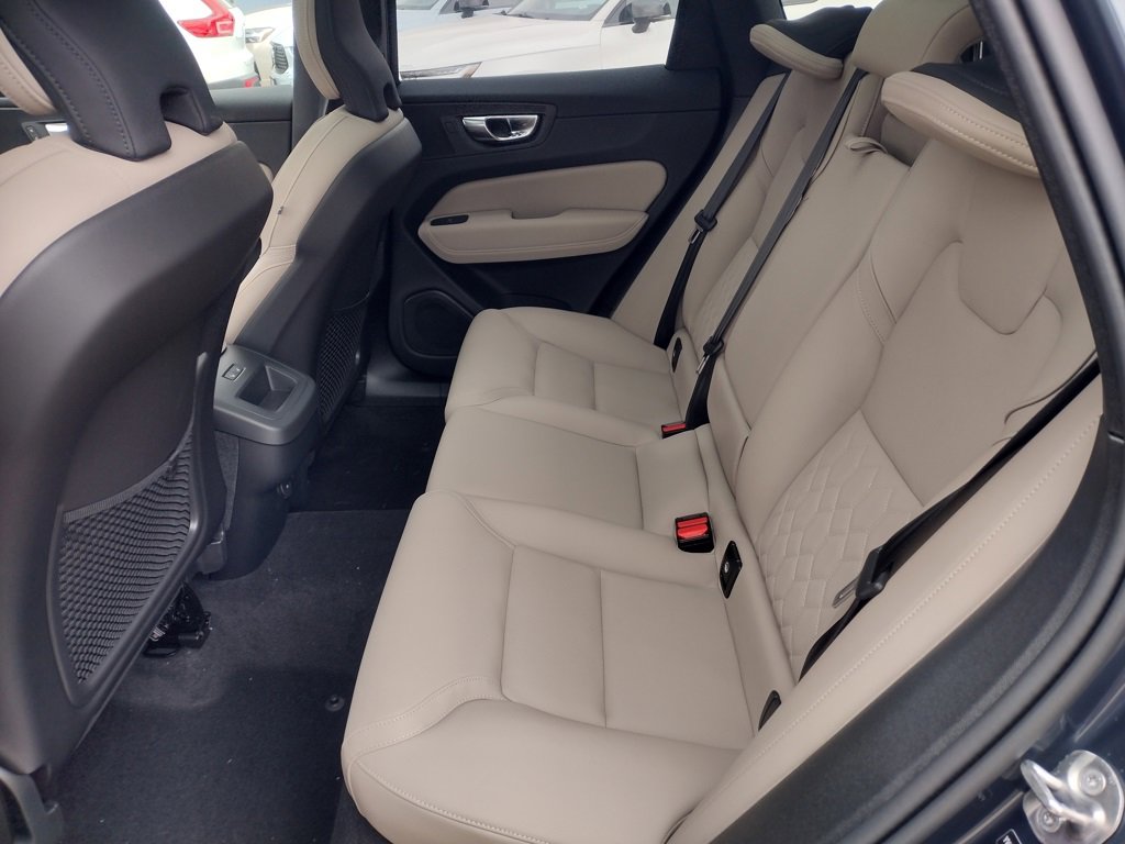 New 2026 Volvo XC60 B5 Plus w/ Protection Package Premier image 20
