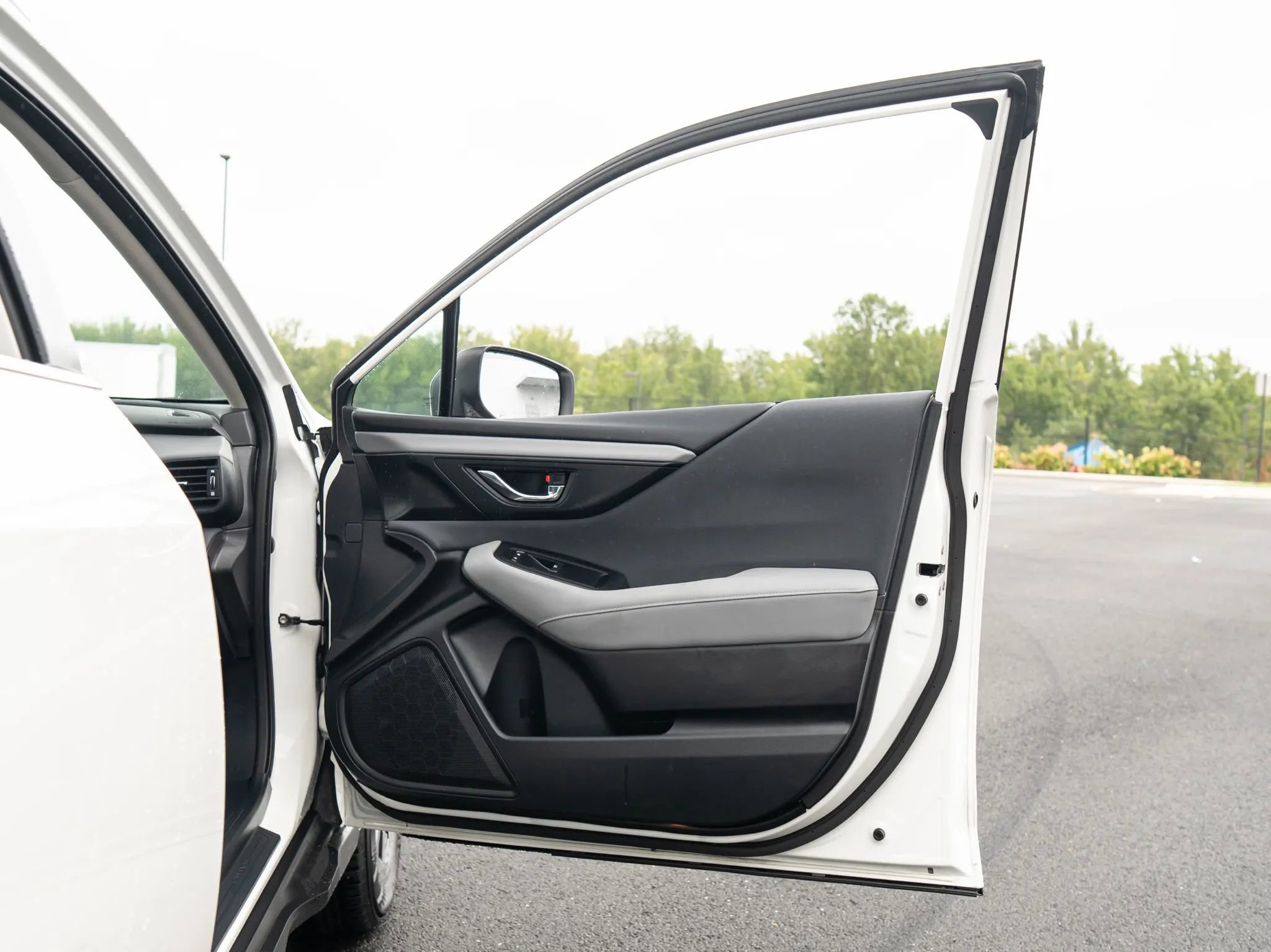 Used 2023 Subaru Outback Premium image 43