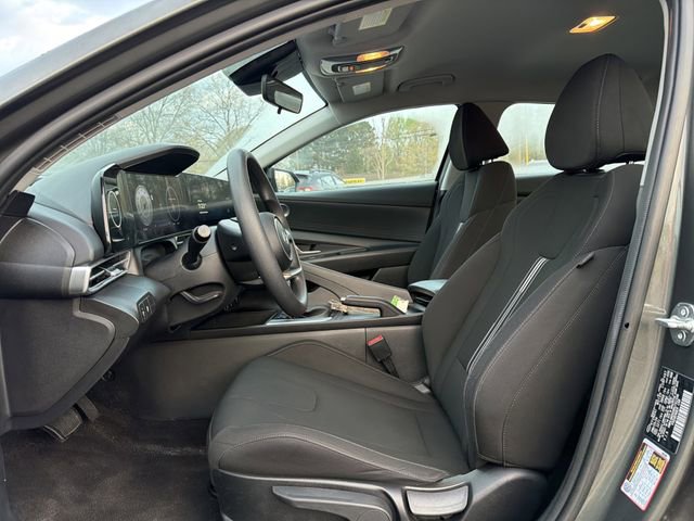 Used 2024 Hyundai Elantra SEL image 11