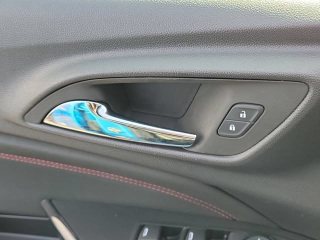 Used 2025 Chevrolet Trax RS w/ Driver Confidence Package FWD image 17