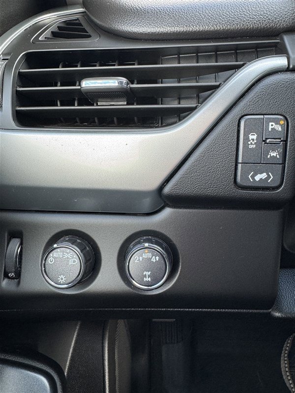 Used 2019 Chevrolet Tahoe LS w/ Enhanced Driver Alert Package image 24