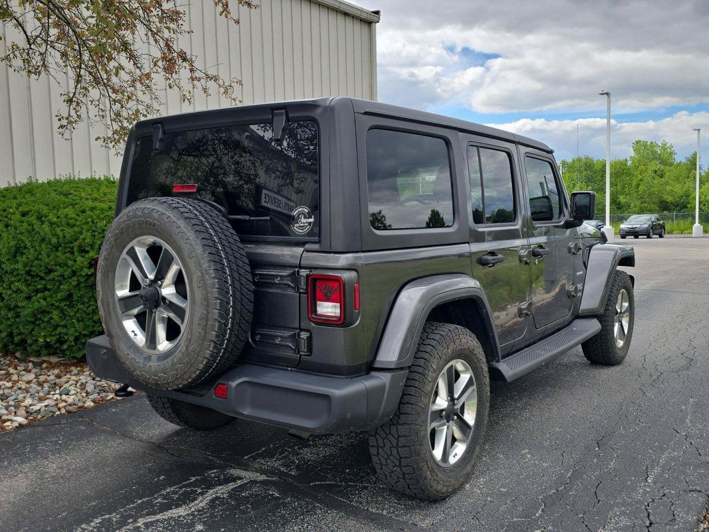 Used 2020 Jeep Wrangler Unlimited Sahara w/ Cold Weather Group AWD/4WD image 9