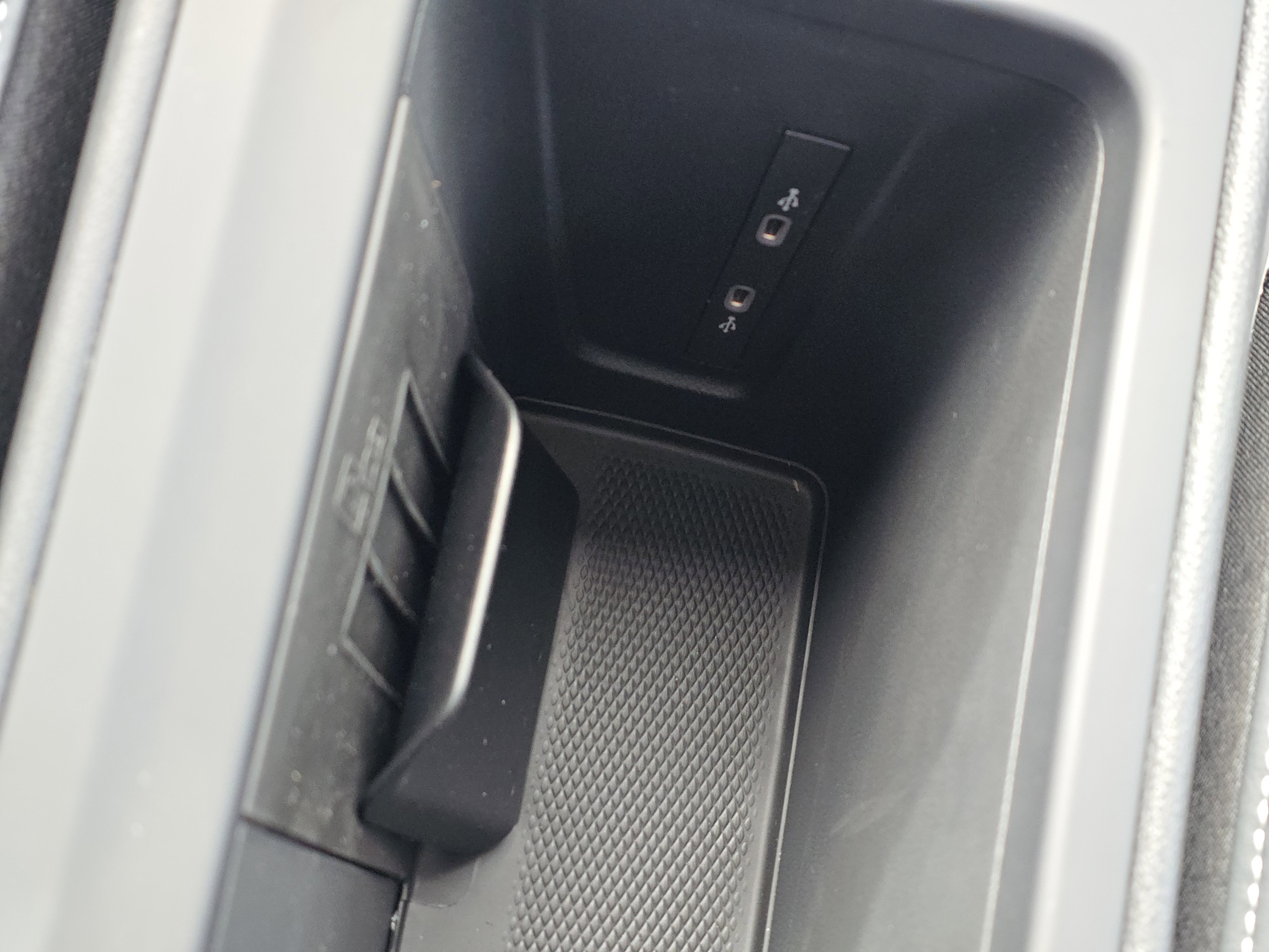 New 2026 Volkswagen Tiguan SE R-Line image 23