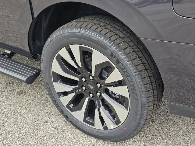 New 2026 Ford Expedition Max Platinum w/ Driver's Package AWD/4WD image 6