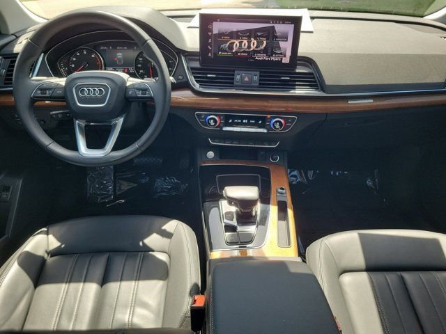 Certified 2023 Audi Q5 2.0T Premium w/ Convenience Package image 2