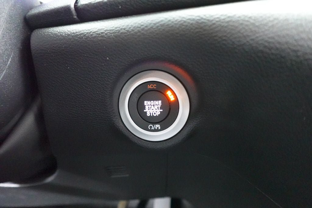 New 2027 Chrysler Pacifica Select FWD image 18