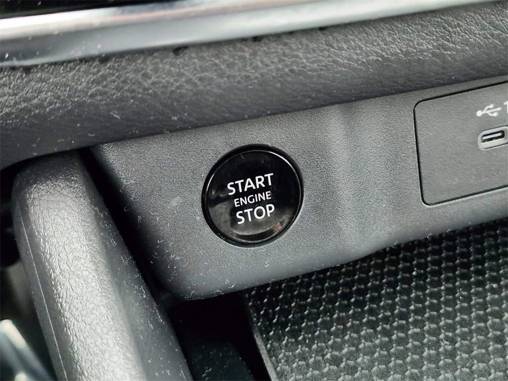 Used 2025 Nissan Rogue SV image 22