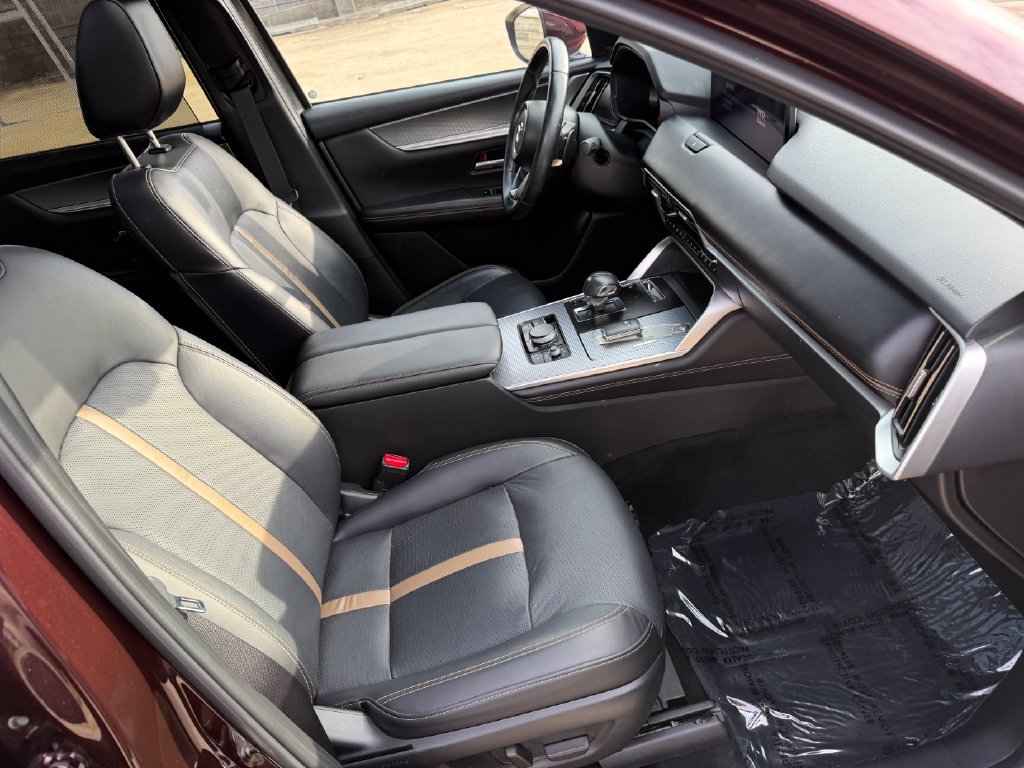 Used 2024 MAZDA CX-90 Plug-In Hybrid w/ Premium Plus AWD/4WD image 22
