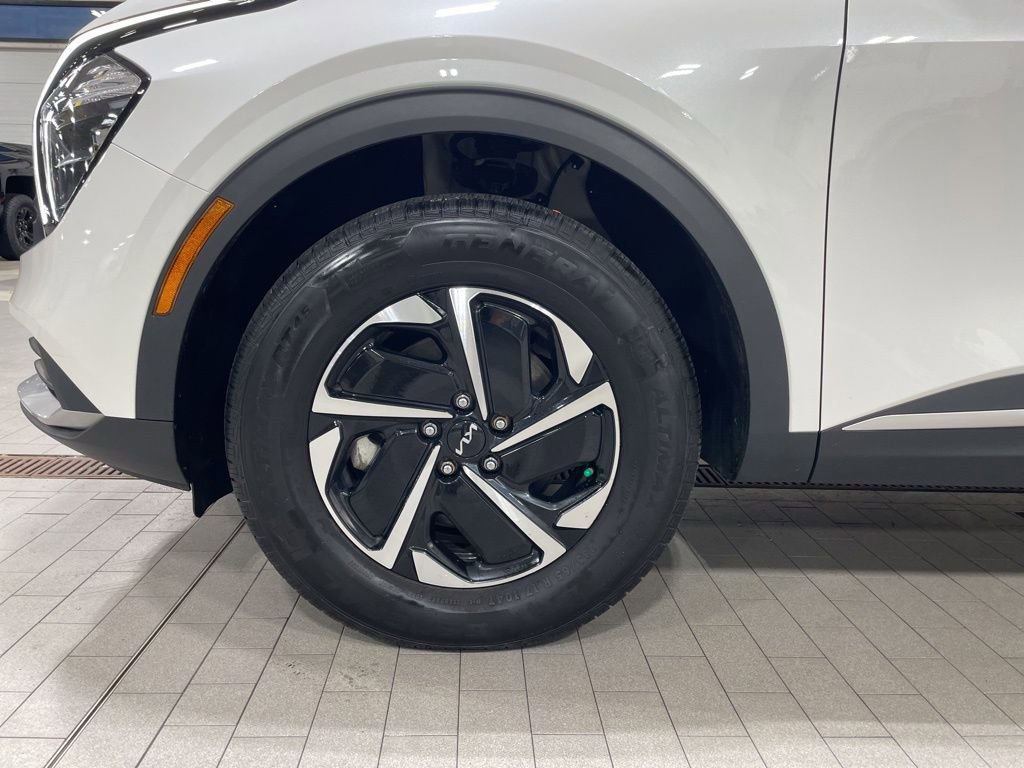 Certified 2023 Kia Sportage LX image 28