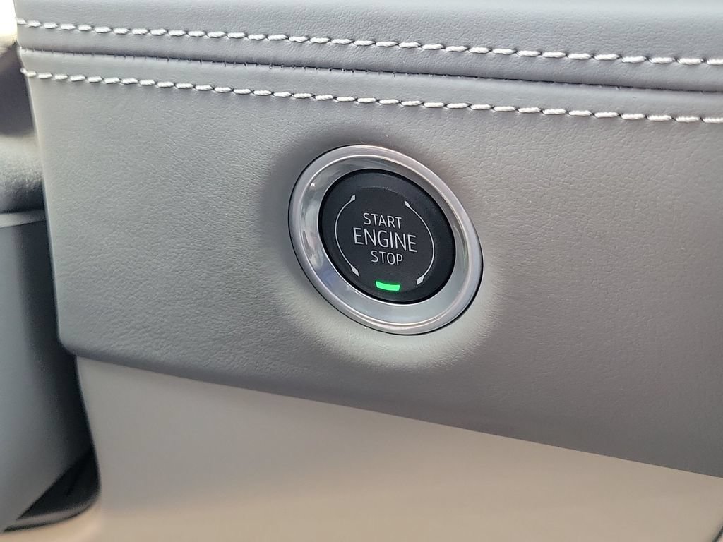 Certified 2025 Cadillac Escalade Sport Platinum AWD/4WD image 17