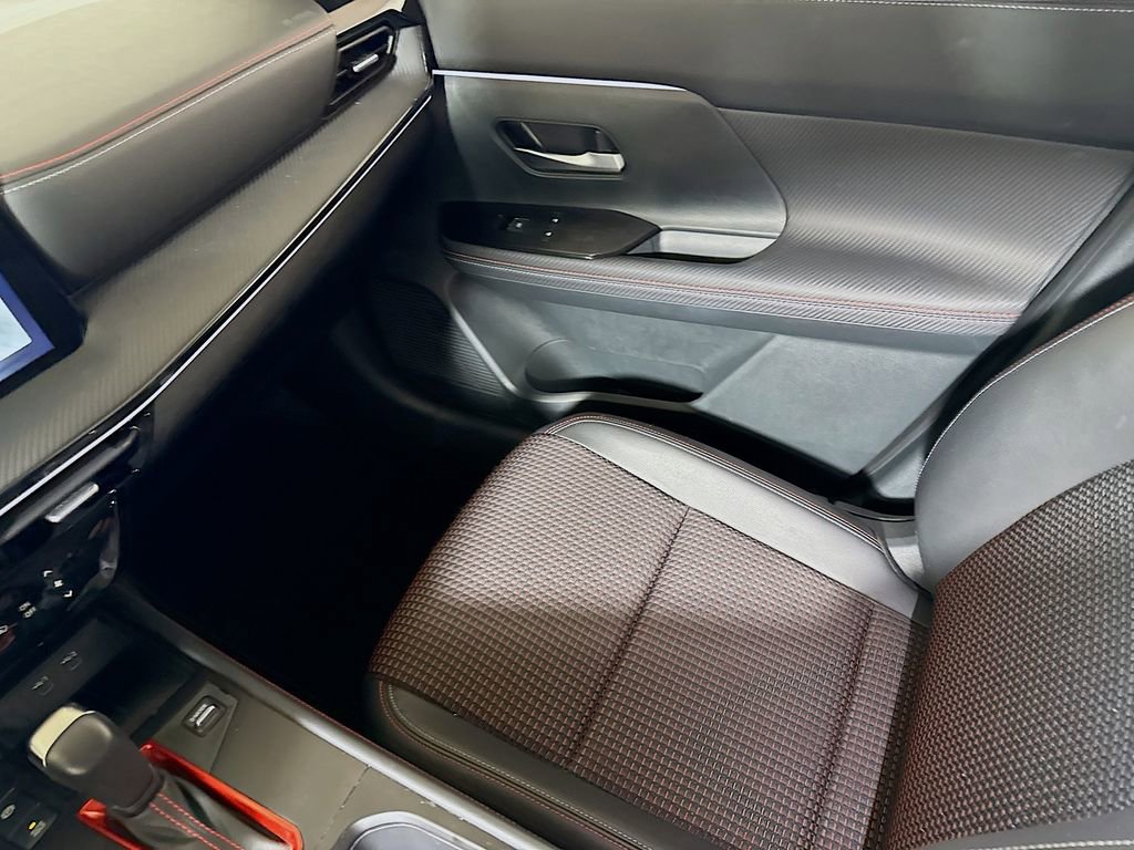 Used 2025 Nissan Kicks SR image 19