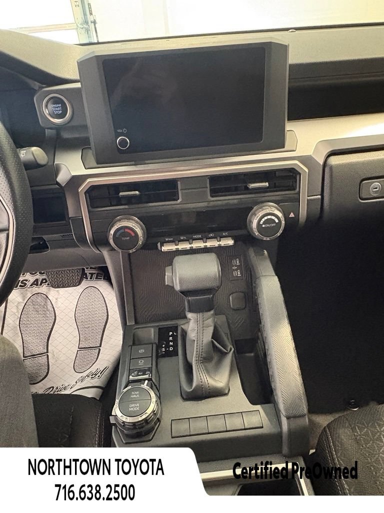 Used 2025 Toyota 4Runner SR5 AWD/4WD image 19