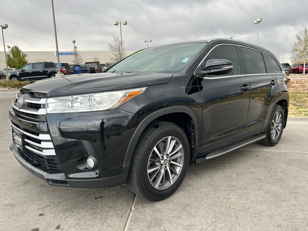 Used 2019 Toyota Highlander XLE FWD image 4