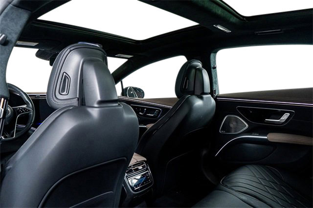 Used 2022 Mercedes-Benz EQS 580 4MATIC Sedan image 36