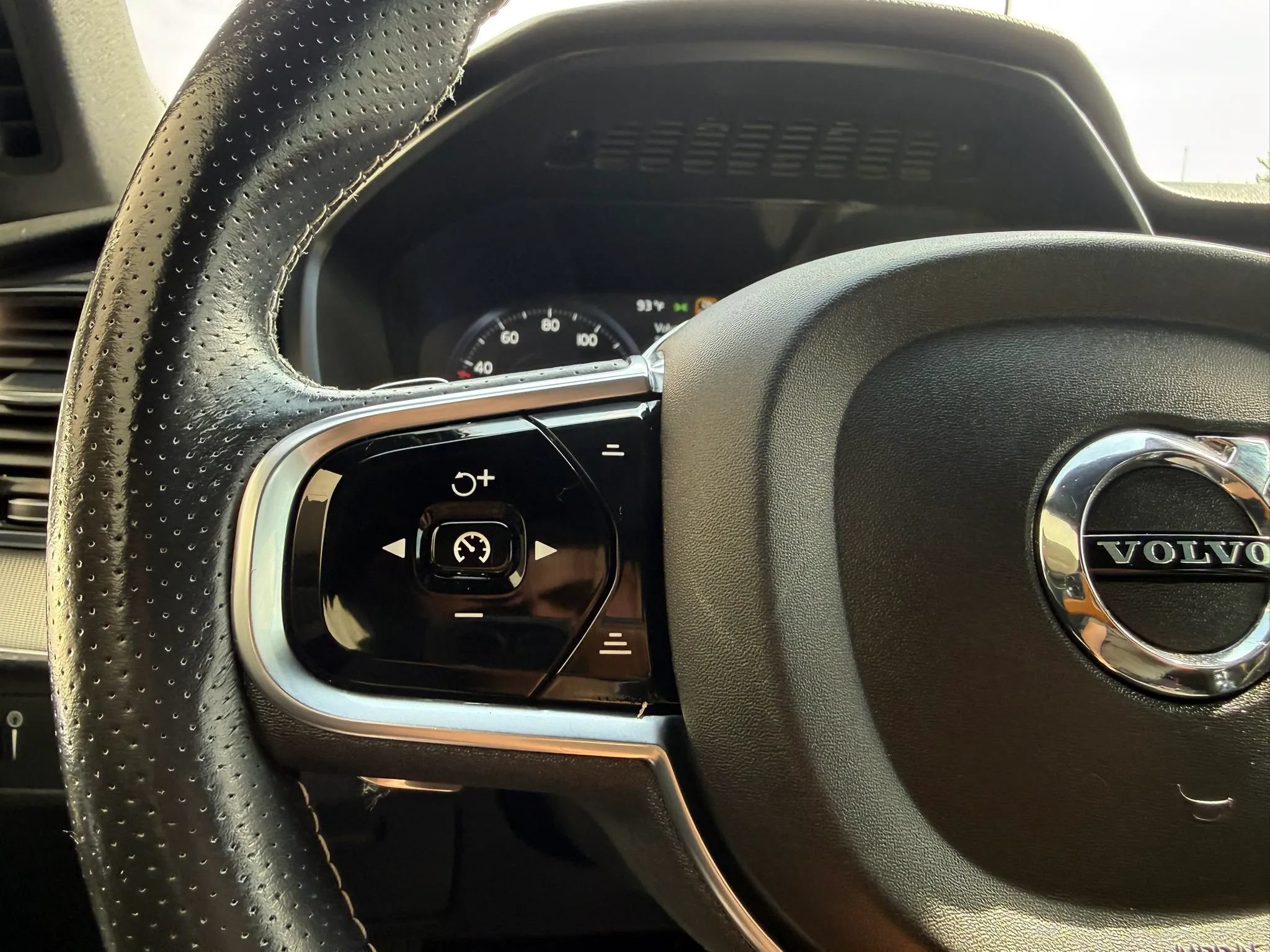 Used 2016 Volvo XC90 T6 R-Design AWD/4WD image 33