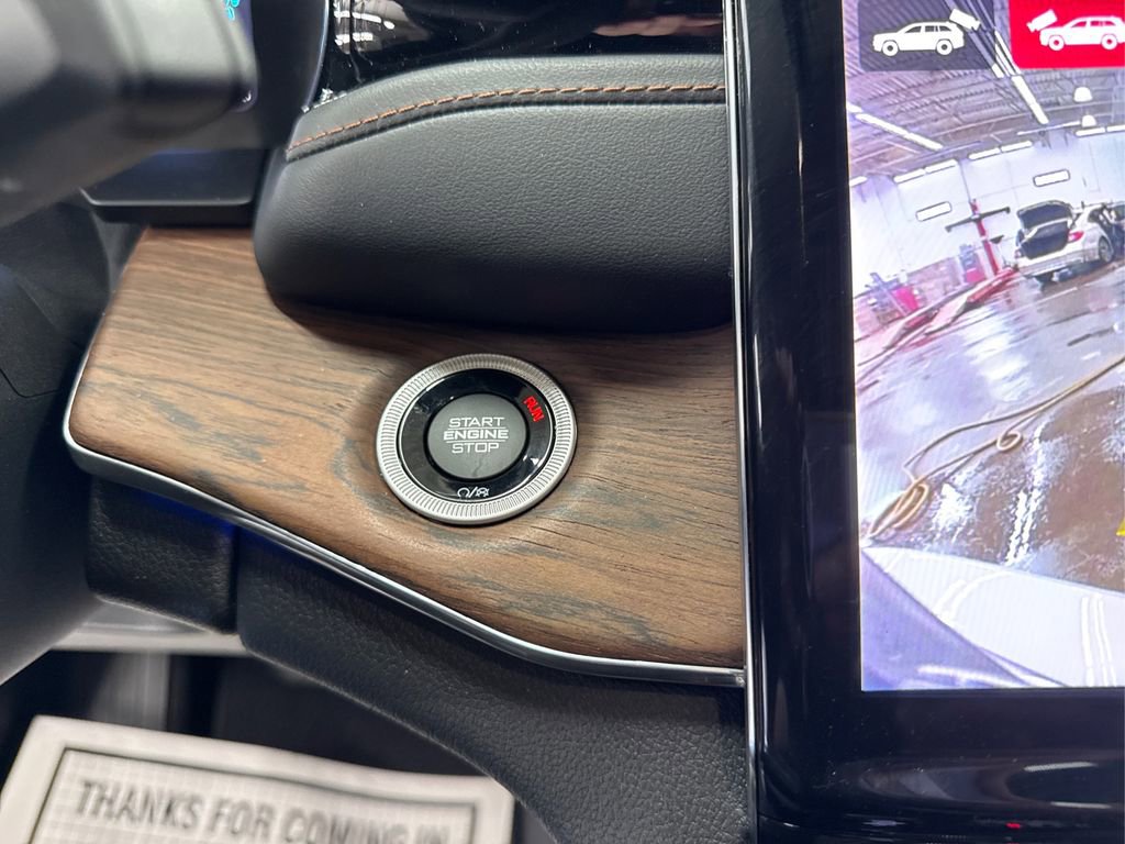 Used 2023 Jeep Grand Cherokee Summit image 32