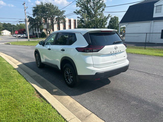 Used 2024 Nissan Rogue S AWD/4WD image 14