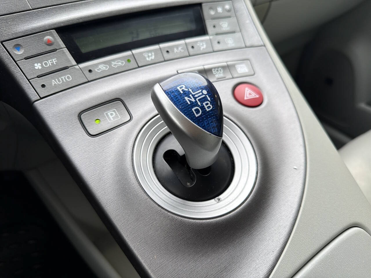 Used 2014 Toyota Prius Four FWD image 32