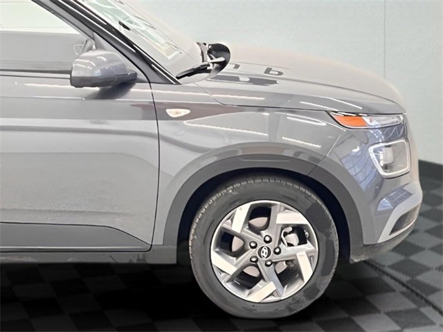 Used 2025 Hyundai Venue SEL image 8