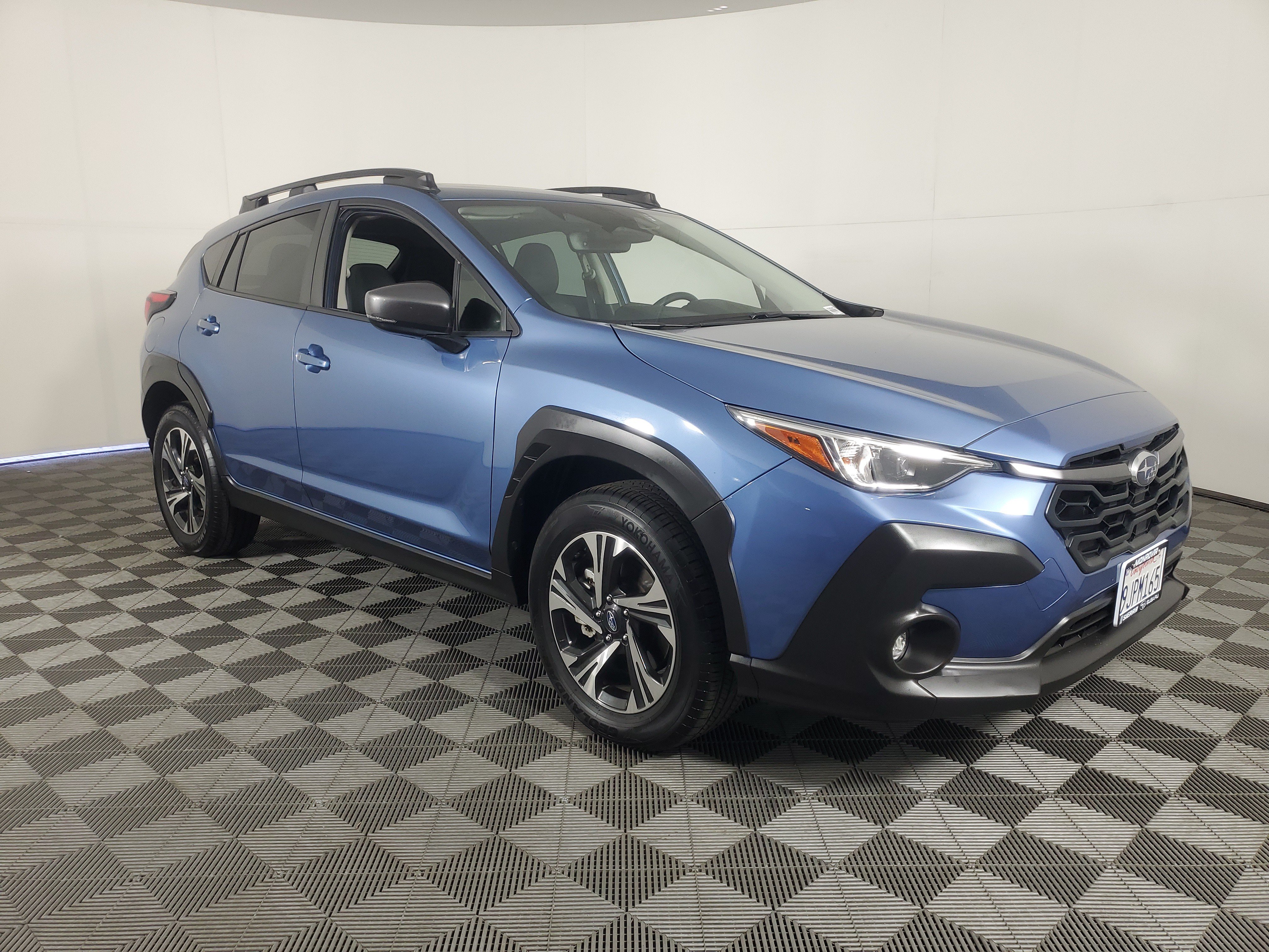 Used 2024 Subaru Crosstrek 2.0i Premium AWD/4WD image 2